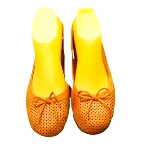 NWOT Beautiful Peach Ballet Flats w/bows.